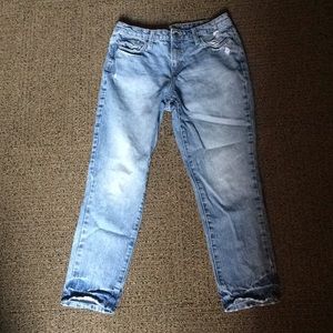 Universal thread mom jean
